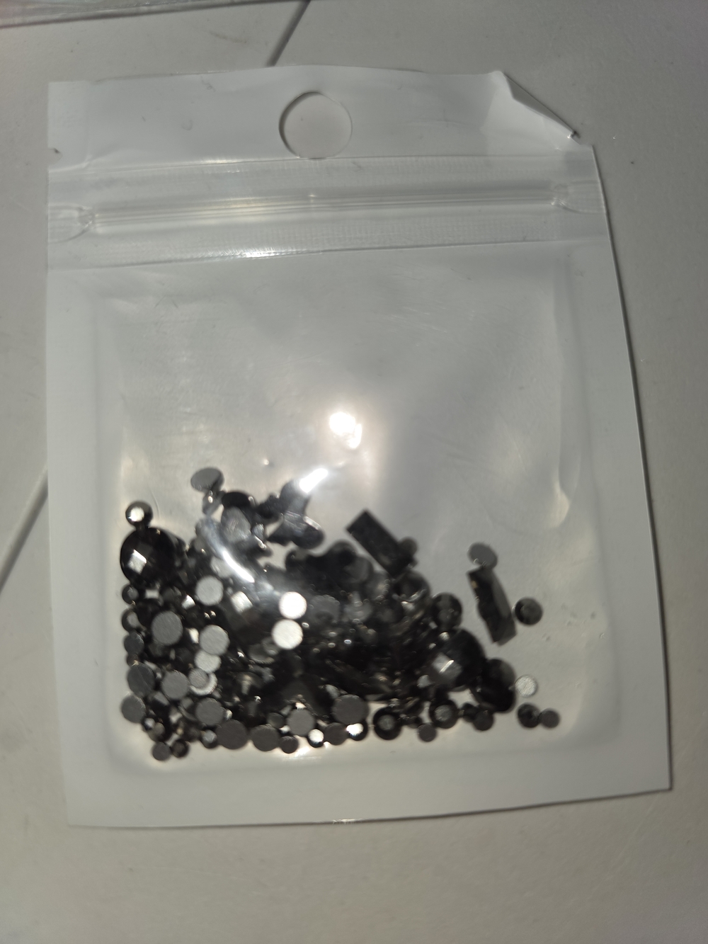 200pcs black Crystal Stones - 3D Nail Art Glitter, Flatback Diamonds, and Hot Fi